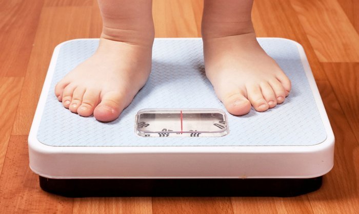 Ребенок на весах